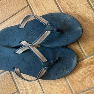 Roxy Black Sandals with Multicolor Straps